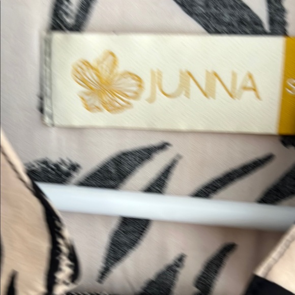 Junna Elegant And Pleasant Black and Cream Patterned Maxi Dress - Picture 2 of 7